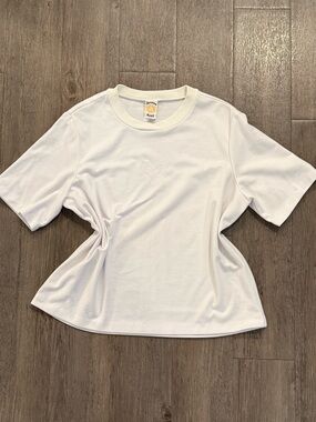 Vintage Women’s White Short-Sleeve Box Tee with Heart Embroidery